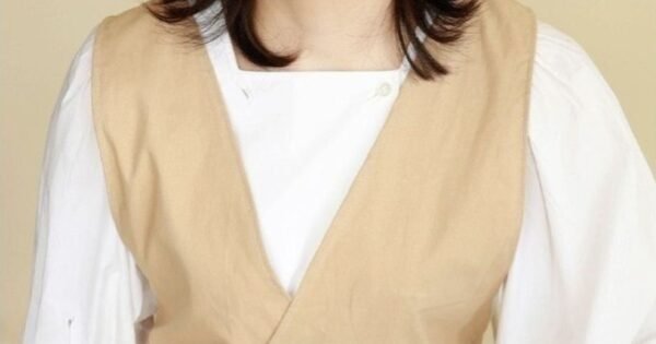 Cotton V-Neck Apron with Crossed Back Ties